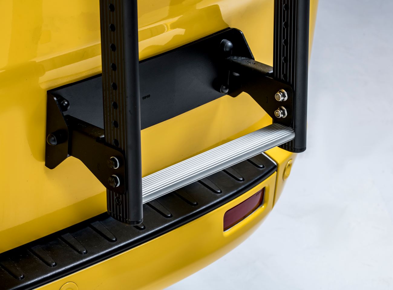 Renault Trafic  2014  on H1 Twin Door  - Ladder - VGL5-03